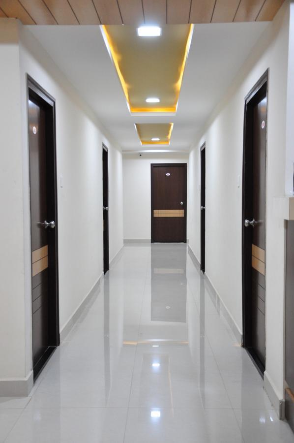 Oyo Flagship Siri Varshini Inn Visakhapatnam Exterior photo